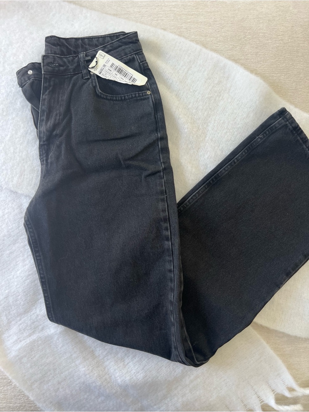 Women's Straight-Leg Black Jeans - Sleek High-Rise